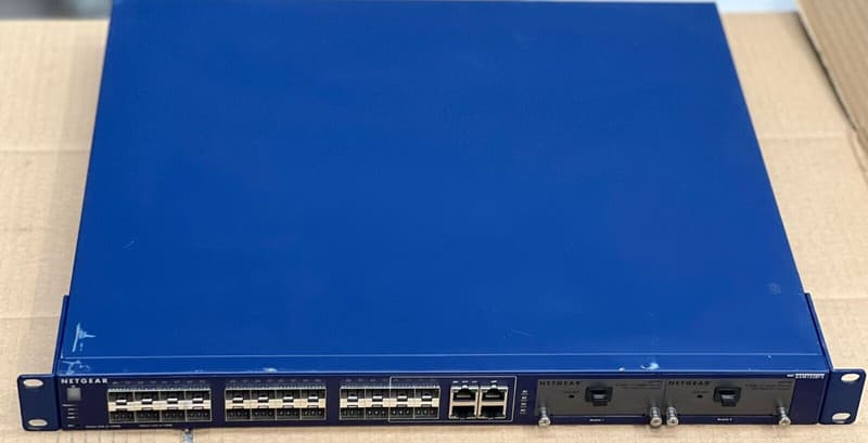 NETGEAR GSM7328FS ProSafe 24SFP +4 Gigabit L3 Managed Stackable Switch RJ45 Blue
