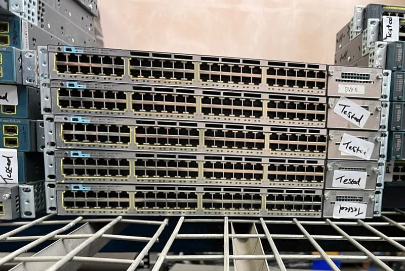 Cisco WS-C3750X-48P-S 10/100/1000 Poe 2 x 715 watts Power supplies + C3KX-NM-1G