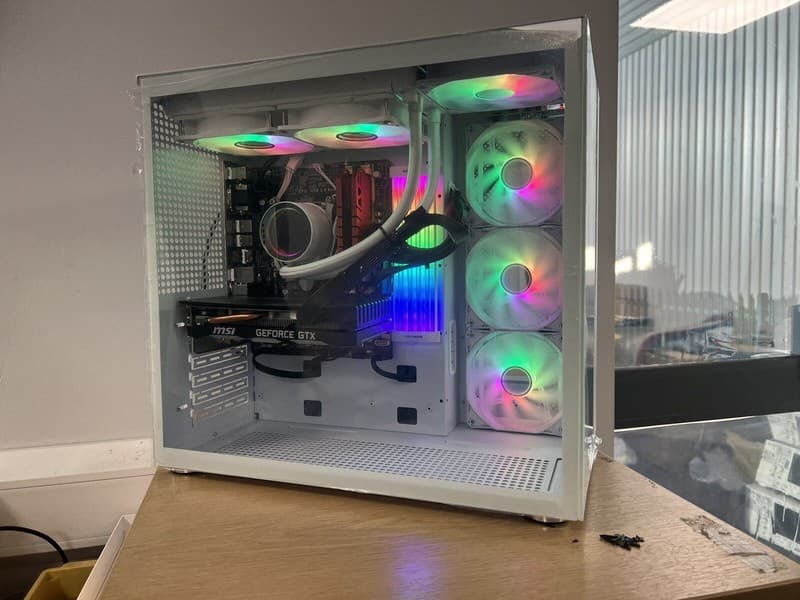 White Case Gaming RGB PC Computer i7 QUAD 16 GB 1TB SSD RTX 3050 8GB Wifi Win 11
